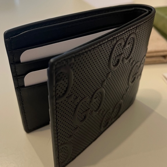 Authentic Men's Gucci Wallet - Picture 3 of 3